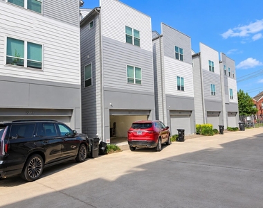 2715 Eado Grove Lane - Photo Thumbnail 4