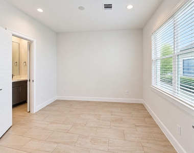 2715 Eado Grove Lane - Photo Thumbnail 7