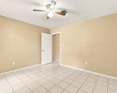 703 Conestoga Circle - Photo Thumbnail 17