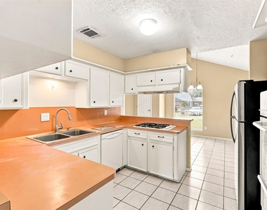 703 Conestoga Circle - Photo Thumbnail 7