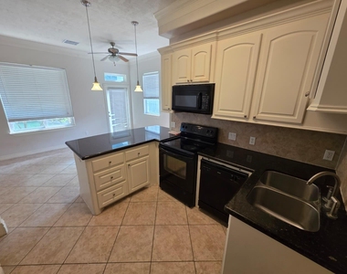 16020 Fountainview Drive - Photo Thumbnail 3