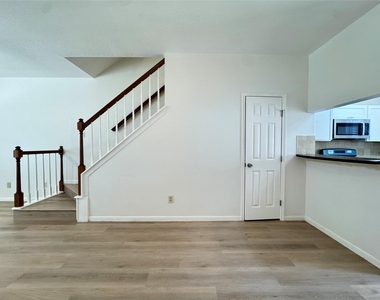 2930 Grants Lake Boulevard - Photo Thumbnail 8