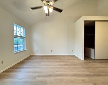 2930 Grants Lake Boulevard - Photo Thumbnail 11