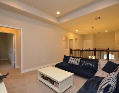 9515 Scanlan Heights Lane - Photo Thumbnail 10