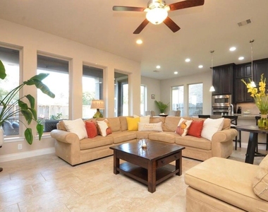9515 Scanlan Heights Lane - Photo Thumbnail 7