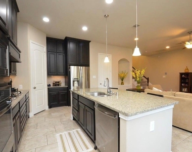 9515 Scanlan Heights Lane - Photo Thumbnail 2