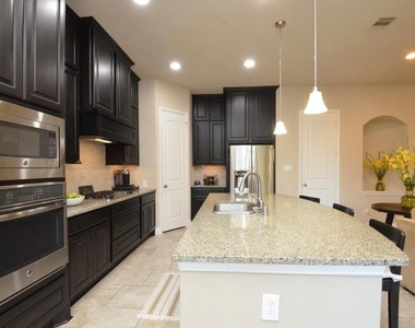 9515 Scanlan Heights Lane - Photo Thumbnail 3