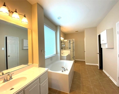14706 Windwood Park Lane - Photo Thumbnail 8