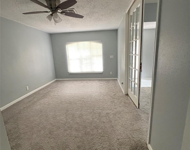 5522 Lakefield Drive - Photo Thumbnail 2