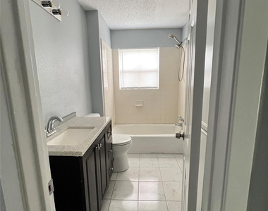 5522 Lakefield Drive - Photo Thumbnail 4