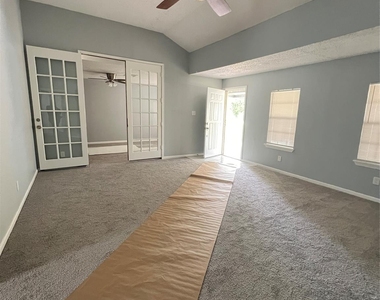 5522 Lakefield Drive - Photo Thumbnail 1