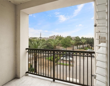 7575 Kirby Drive - Photo Thumbnail 16
