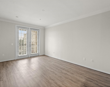 7575 Kirby Drive - Photo Thumbnail 5