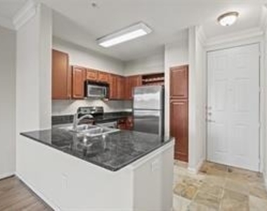 7575 Kirby Drive - Photo Thumbnail 2