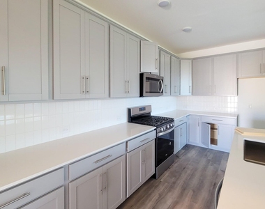 25737 Damask Drive - Photo Thumbnail 4