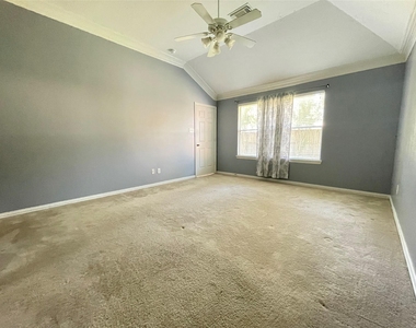 7631 Golden Thistle Lane - Photo Thumbnail 12
