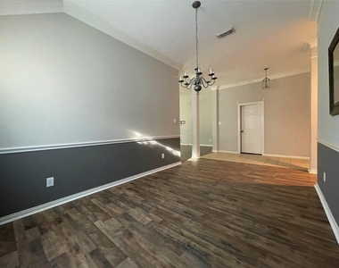7631 Golden Thistle Lane - Photo Thumbnail 5