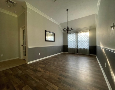 7631 Golden Thistle Lane - Photo Thumbnail 6