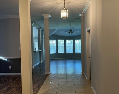 7631 Golden Thistle Lane - Photo Thumbnail 2
