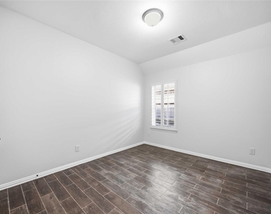 601 Dunlavy Lane - Photo Thumbnail 16