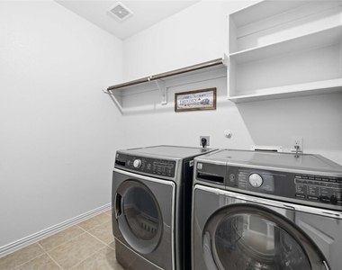 601 Dunlavy Lane - Photo Thumbnail 15