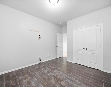 601 Dunlavy Lane - Photo Thumbnail 17