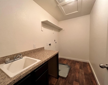 10535 Mills Road - Photo Thumbnail 10