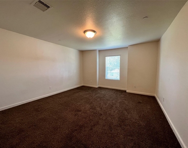 10535 Mills Road - Photo Thumbnail 9