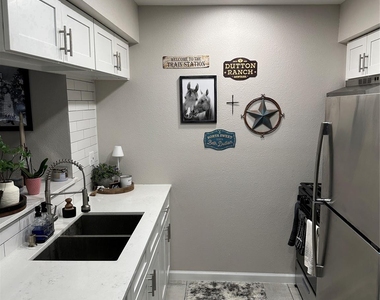 2922 Randolph Road - Photo Thumbnail 2