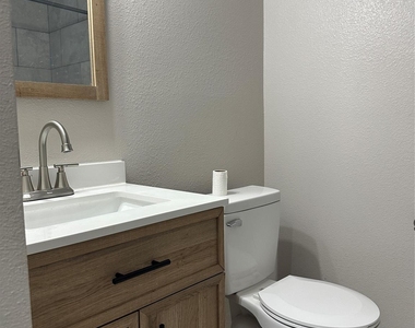 2922 Randolph Road - Photo Thumbnail 5