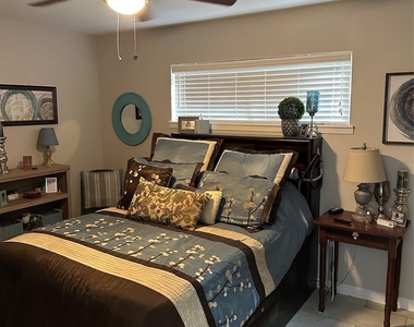 2922 Randolph Road - Photo Thumbnail 4