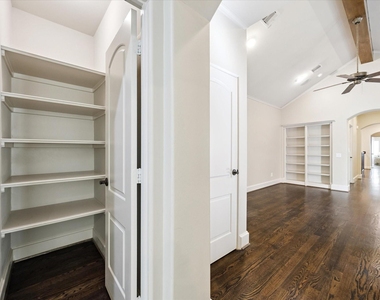 2145 Fairview Avenue - Photo Thumbnail 41