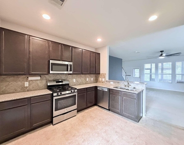 14910 Rustler Gate Lane - Photo Thumbnail 9