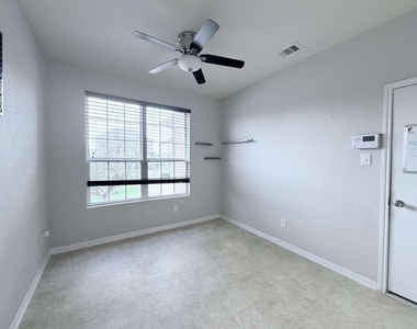 14910 Rustler Gate Lane - Photo Thumbnail 7