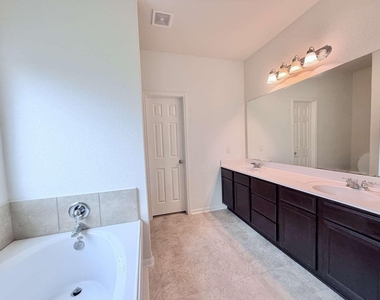 14910 Rustler Gate Lane - Photo Thumbnail 12