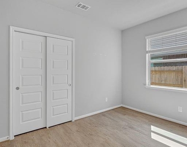 4230 Rocky Plains Lane - Photo Thumbnail 14