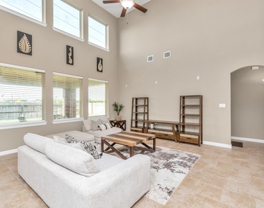2627 Lazy Vine Lane - Photo Thumbnail 11