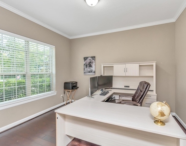2627 Lazy Vine Lane - Photo Thumbnail 3
