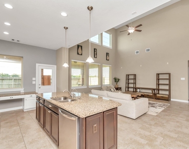 2627 Lazy Vine Lane - Photo Thumbnail 10