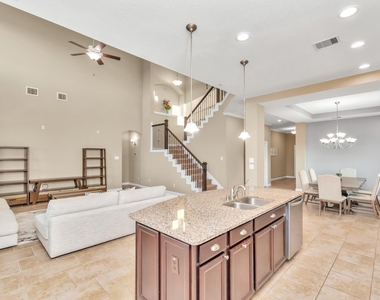 2627 Lazy Vine Lane - Photo Thumbnail 9