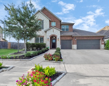 2627 Lazy Vine Lane - Photo Thumbnail 1