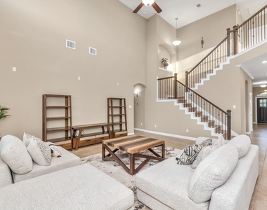 2627 Lazy Vine Lane - Photo Thumbnail 12