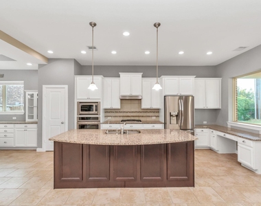 2627 Lazy Vine Lane - Photo Thumbnail 7