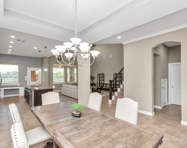 2627 Lazy Vine Lane - Photo Thumbnail 6