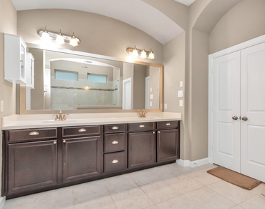 2627 Lazy Vine Lane - Photo Thumbnail 16