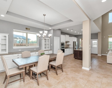 2627 Lazy Vine Lane - Photo Thumbnail 5
