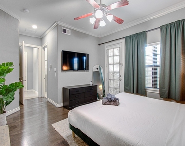 4001 Dallas Street - Photo Thumbnail 14