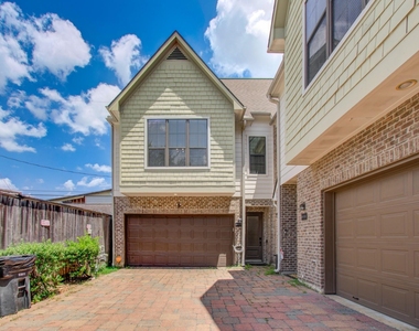 4001 Dallas Street - Photo Thumbnail 1