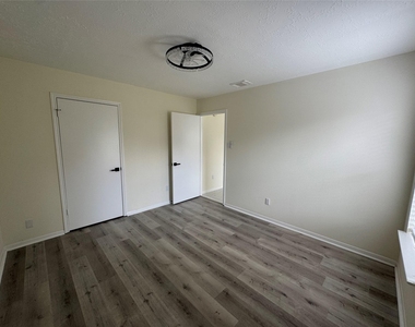 12827 Waybridge Street - Photo Thumbnail 18