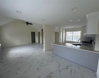 12827 Waybridge Street - Photo Thumbnail 4